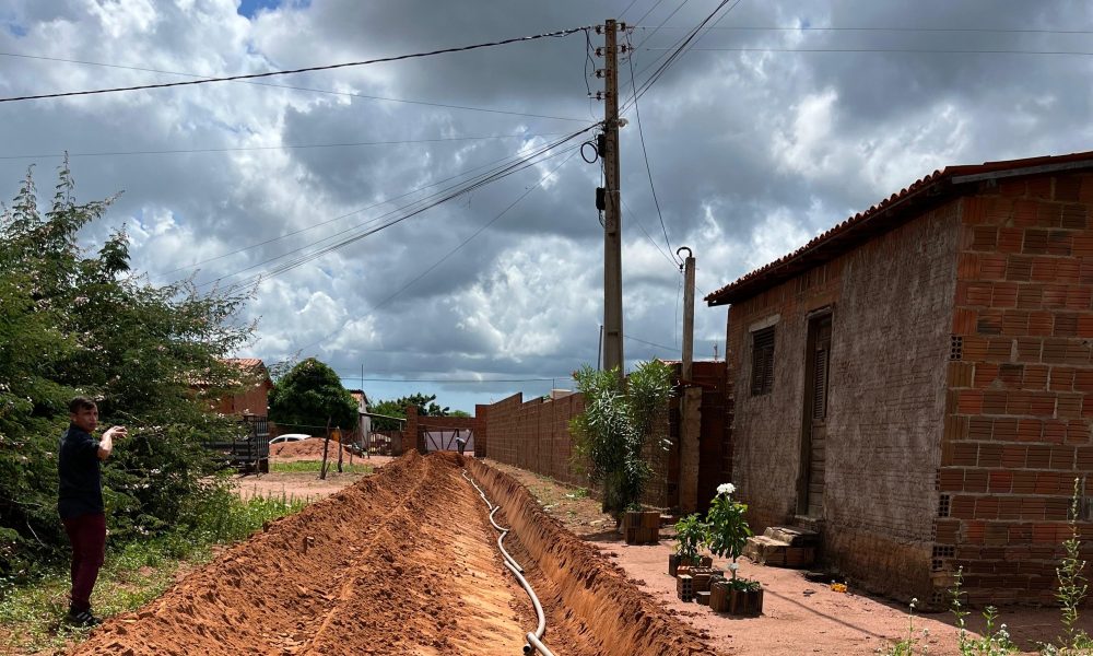 Prefeitura investe para melhorar abastecimento de água da Vila Piauí