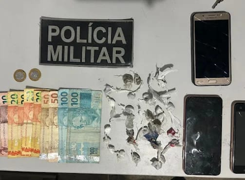 Polícia militar apreende casal com um drogas na comunidade de Baixa do Meio, distrito de Guamaré/RN