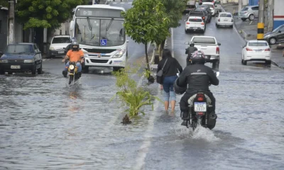NATAL DEBAIXO D’ÁGUA: CHUVA INTENSA PROVOCA ALAGAMENTOS, INTERDIÇÕES E CAOS NO TRÂNSITO