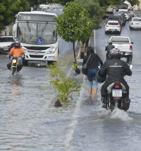 NATAL DEBAIXO D’ÁGUA: CHUVA INTENSA PROVOCA ALAGAMENTOS, INTERDIÇÕES E CAOS NO TRÂNSITO