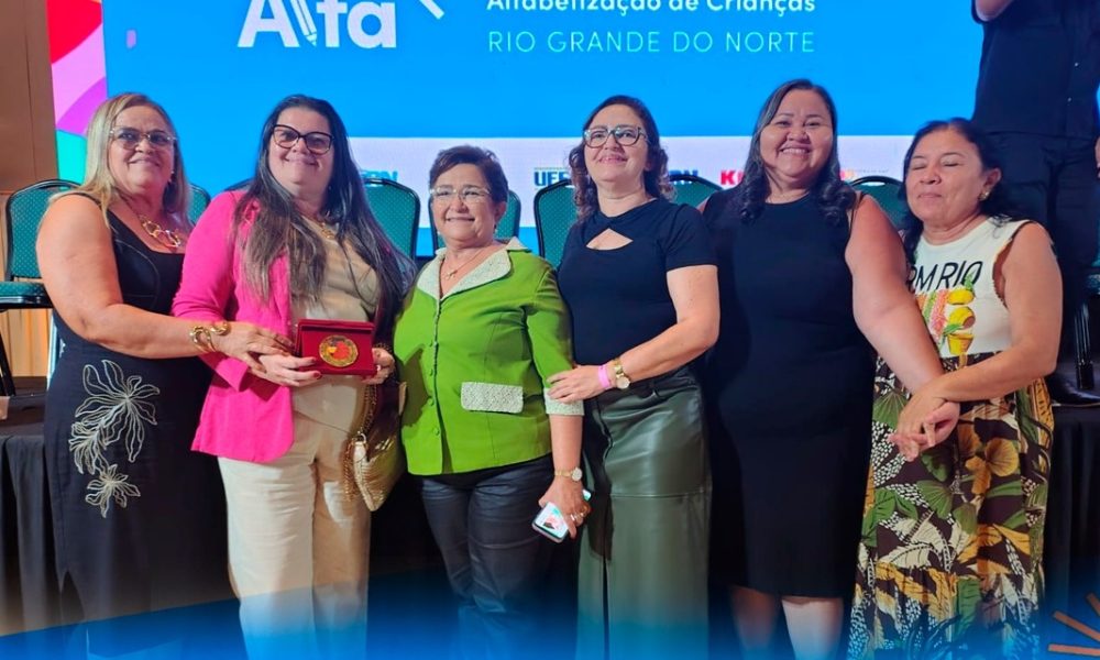 MAIS UM PASSO GIGANTE PELA EDUCAÇÃO DE PENDÊNCIAS: SELO OURO NACIONAL É CONQUISTADO.