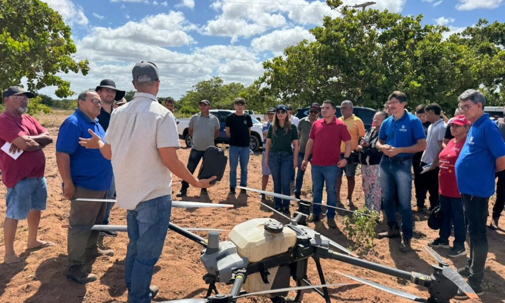Serra do Mel acompanha apresentação de tecnologia com drones durante Dia de Campo