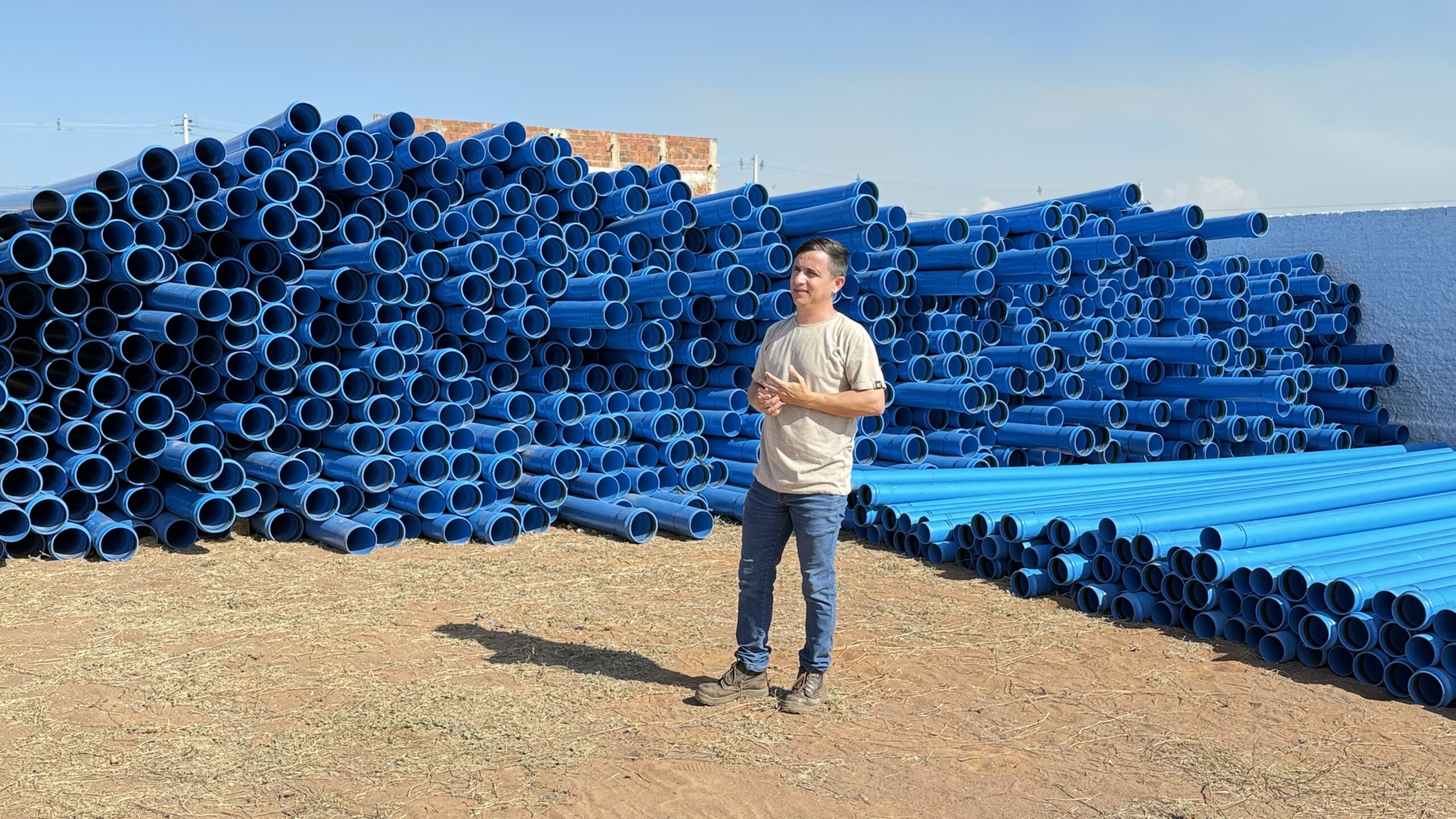 Avanço histórico: chegada dos canos renova esperança de água nas vilas Santa Catarina e RS