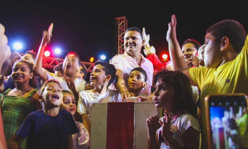NATAL EM GUAMARÉ COMEÇA COM A FORÇA DO POVO AO LADO DE HÉLIO DE MUNDINHO