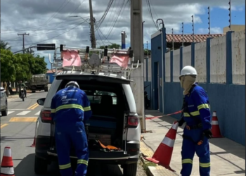 ENQUANTO JUSCELINO REPETE O MESMO DISCURSO, EDUCAÇÃO DE PORTO DO MANGUE AFUNDA E ALUNOS PAGAM A CONTA DA CRISE