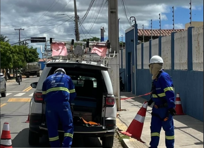 ENQUANTO JUSCELINO REPETE O MESMO DISCURSO, EDUCAÇÃO DE PORTO DO MANGUE AFUNDA E ALUNOS PAGAM A CONTA DA CRISE