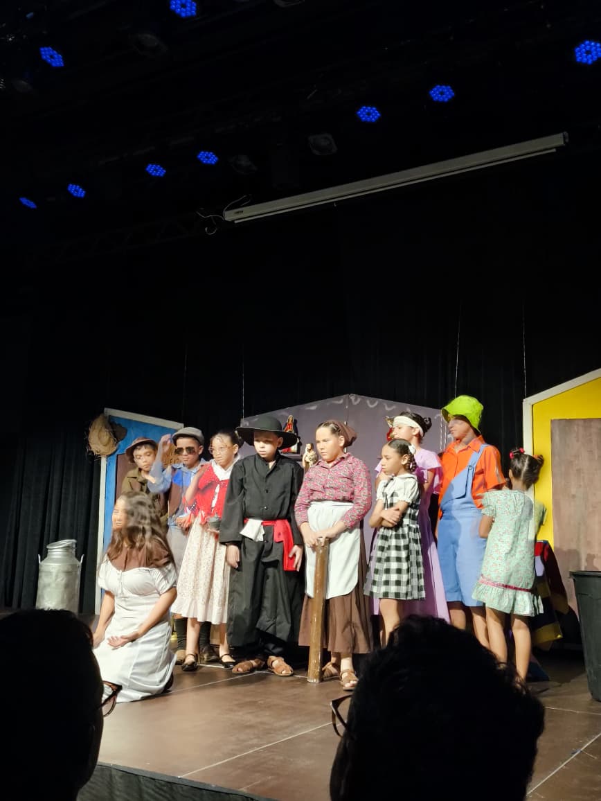PREFEITURA DE PENDÊNCIAS FORTALECE A CULTURA E LEVA TALENTO DA ZONA RURAL AO PALCO DO FESTUERN
