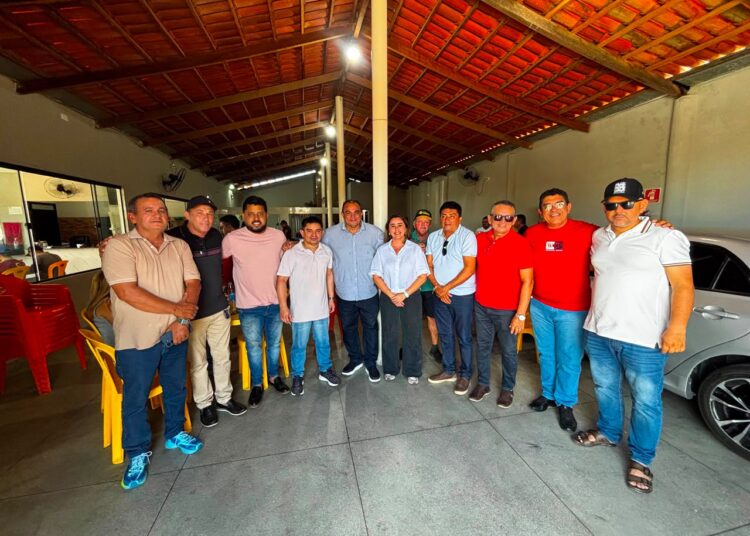 Samanda recebe apoio do prefeito, vice, ex-prefeitos e oito dos nove vereadores de Felipe Guerra